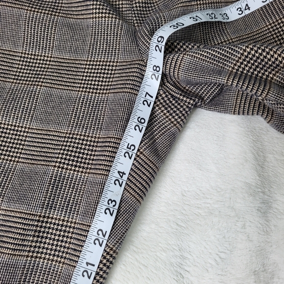 L.L Bean Plaid Houndstooth Black/Tan Dresspants. Size 12 Petite. Item 500955 - Picture 8 of 12